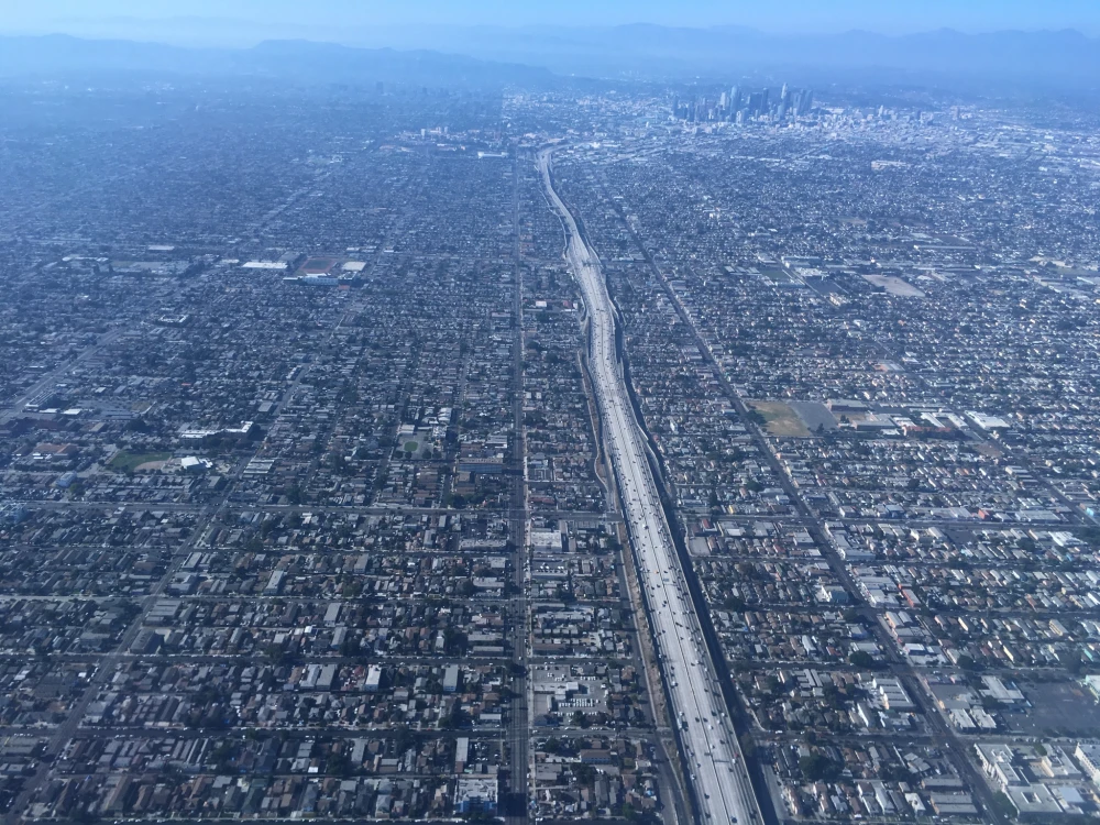 L'area metropolitana di LA, i grattacieli in fondo sono la zona di downtown. (no credit)
